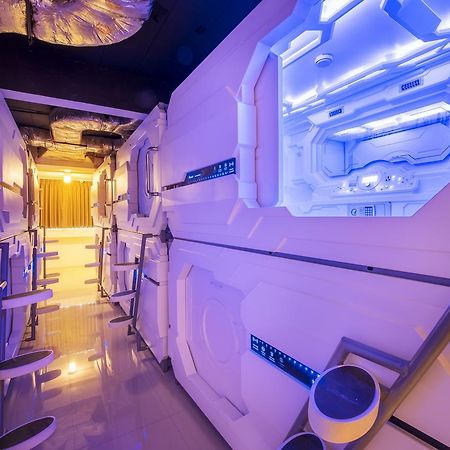 Hi Capsule Pattaya (Adults Only) Pansiyon Dış mekan fotoğraf